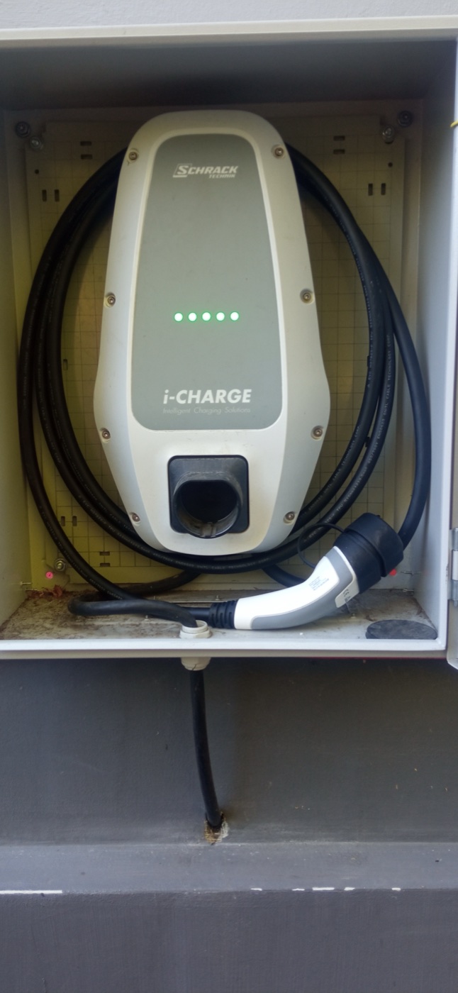 Schrack i-CHARGE nabíjacia stanica nainštalovaná tímom J3M service